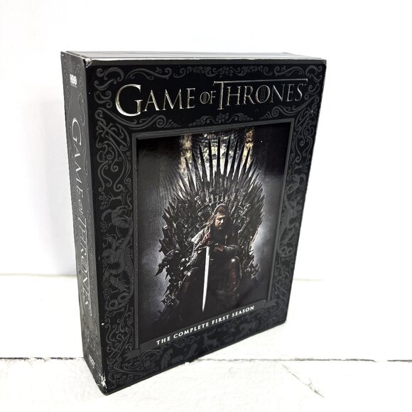 Game of Thrones: The Complete First Season DVD - Picture 1 of 8